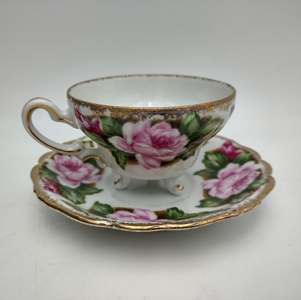 Yada China Teacup and Saucer set, footed cup with pink roses